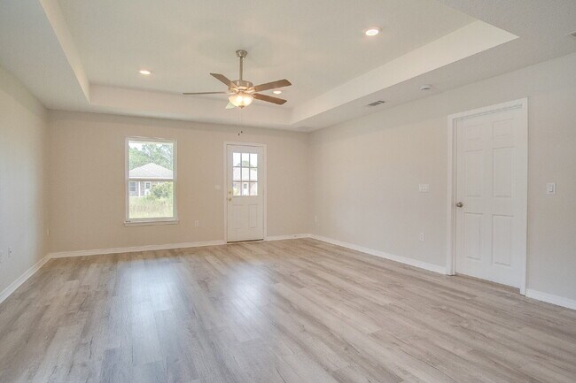 Foto del edificio - Celebrate the Holidays! Milton Gem – 3BR/2BA with Covered Porches + $250 Off First Month’s Rent!