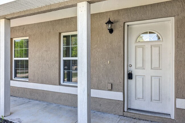 Building Photo - Freshly Painted 3BR Home with Spacious Yard, Modern Baths & No Deposit Option!