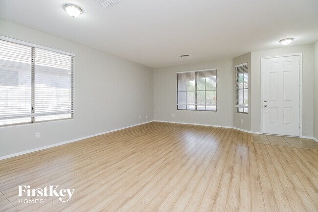 Foto del edificio - 12529 W Highland Ave