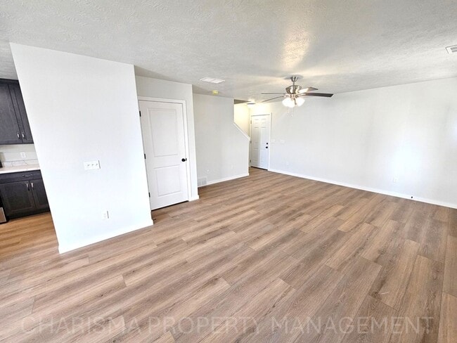 Foto del edificio - Tunis Drive Townhomes