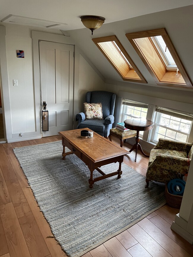 Building Photo - 17 Summer St