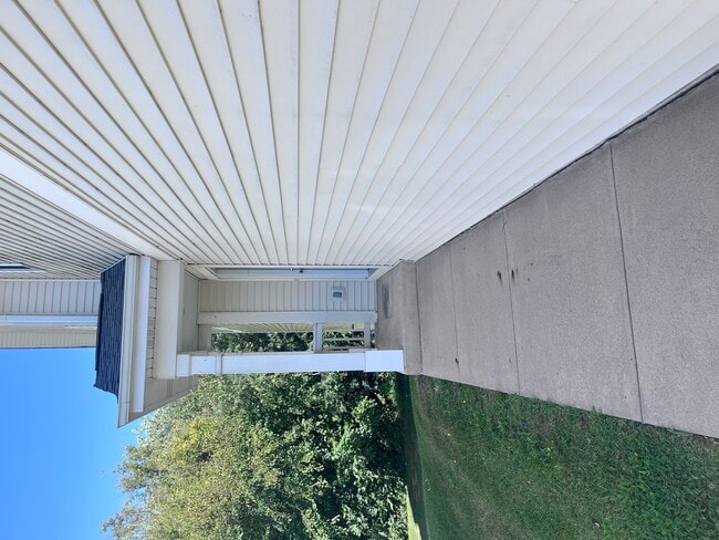 Building Photo - 7634 Jockey Dr