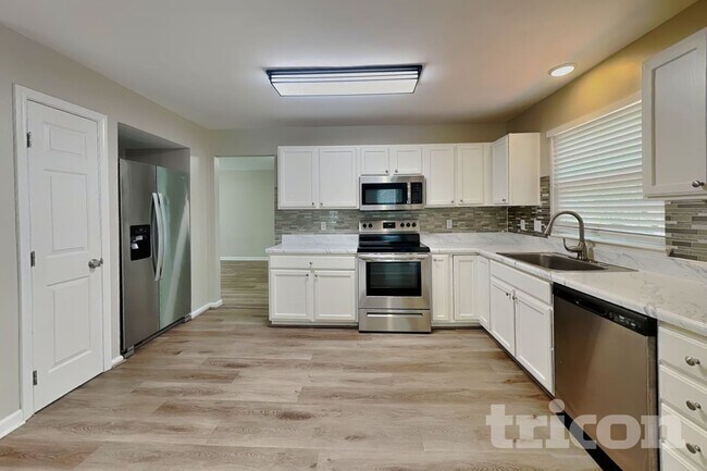 Foto del edificio - 2536 Bayview Dr