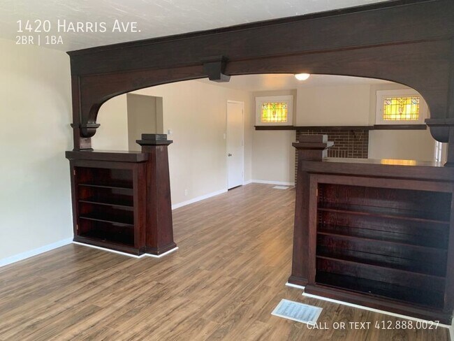 Building Photo - 2 bedroom 1 bath Westwood!