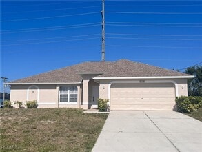 Building Photo - 310 SW 24th Ave