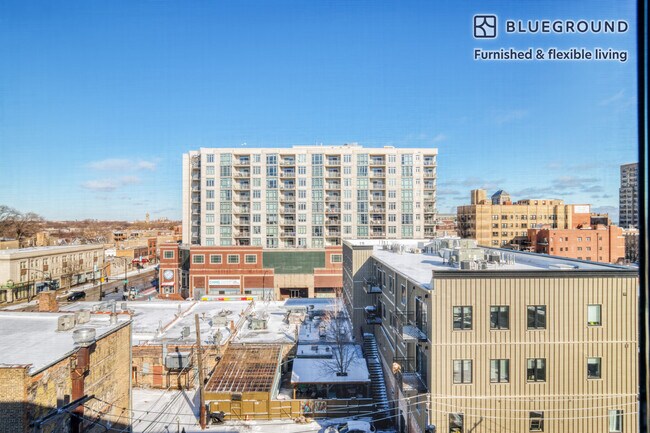 Foto del edificio - 6149 N Broadway