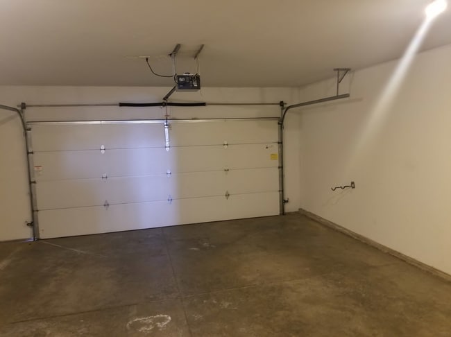 Building Photo - 1909 Southridge Ave