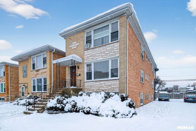 Building Photo - 7249 W Belmont Ave