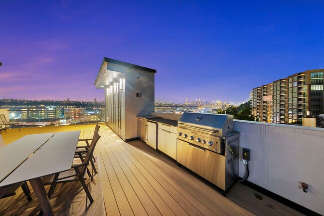 Foto del edificio - 8822 Churchill Rd