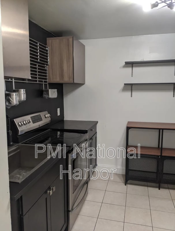 Foto del edificio - 702 Leeward Ct