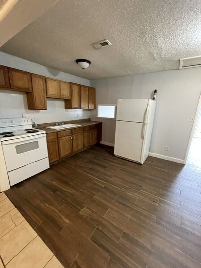 Foto del edificio - Spacious Rental Home in Derby School District