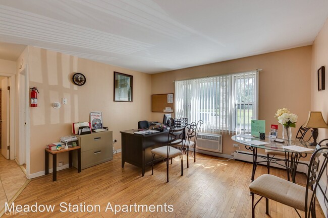 Building Photo - 1 br, 1 bath Apartment - 14525 S. Pulaski