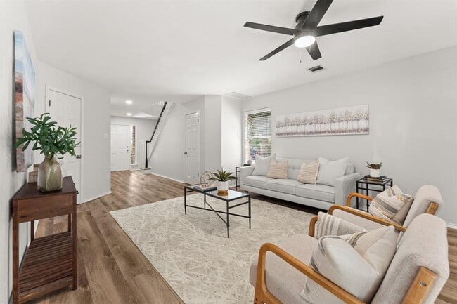 Foto del edificio - 1401 Wheatfall Ln