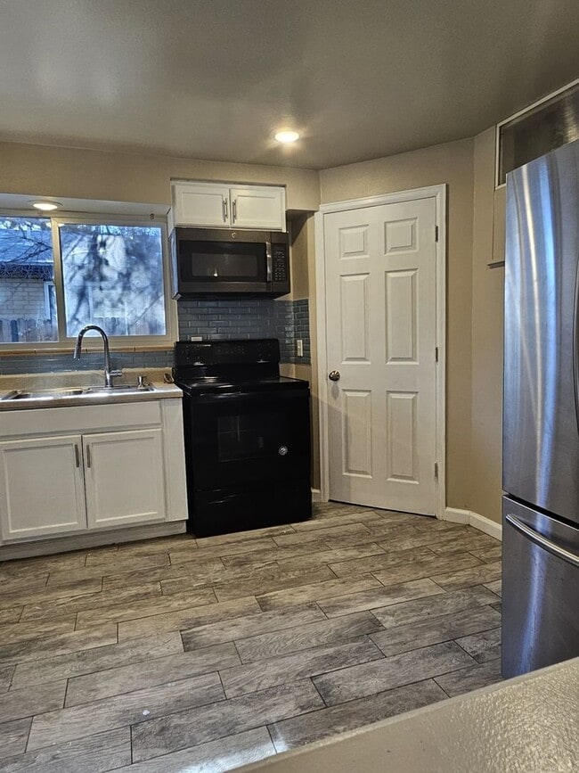 Foto del edificio - 1371 Xanadu St