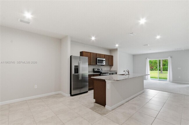 Foto del edificio - 323 Raspberry Rd