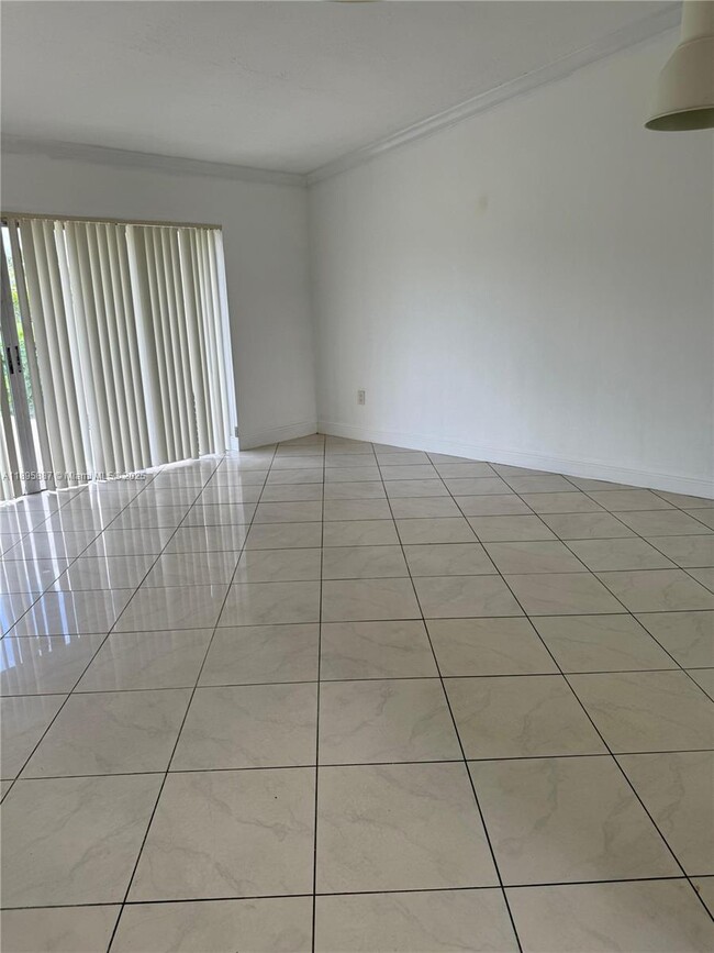 Foto del edificio - 12507 SW 110th South Canal St Rd
