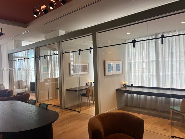 Foto del edificio - 11 NE 6th St