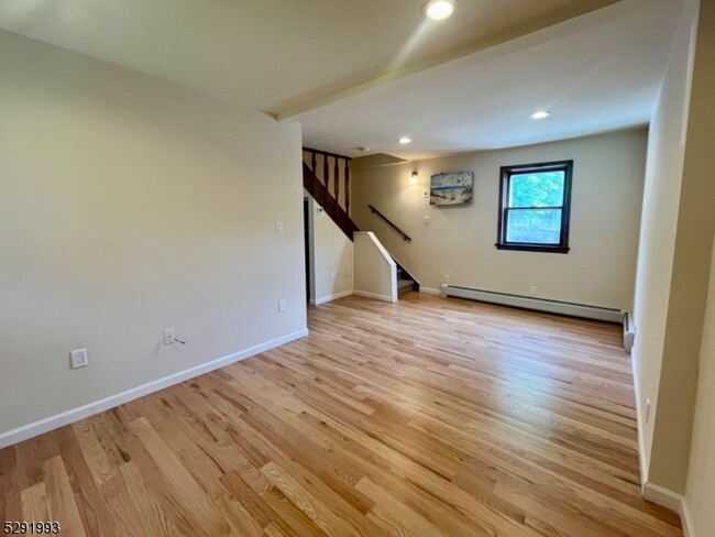 Building Photo - 72 Woodside Ave