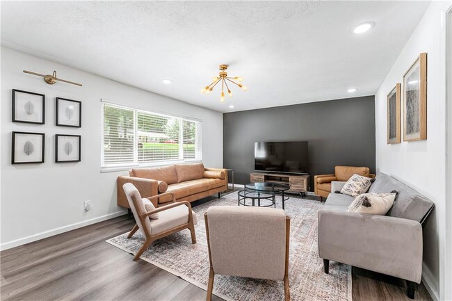Building Photo - 4397 Hickory Wood Ln