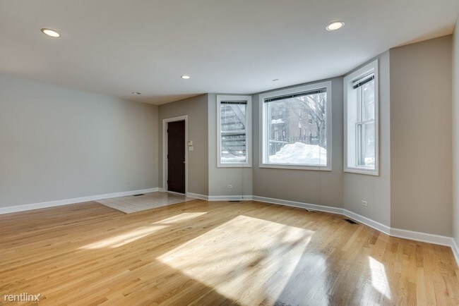 Building Photo - 1544 W Jackson Blvd