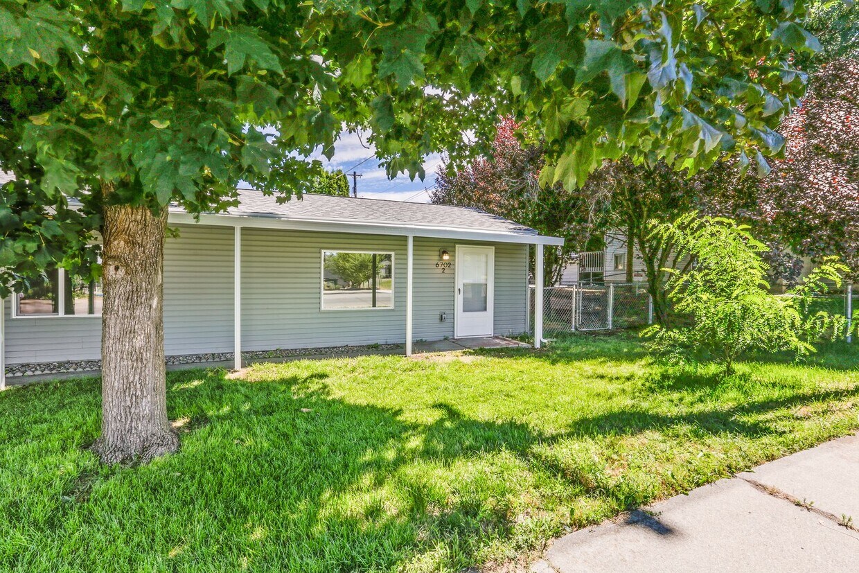 Foto principal - 6702 E 3rd Ave