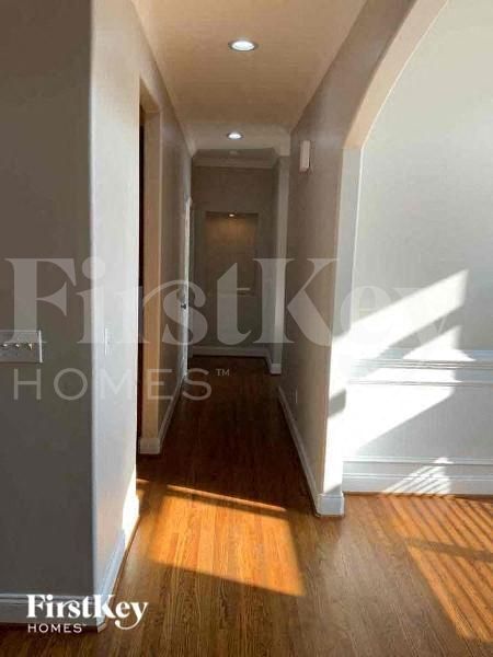 Foto del edificio - 124 Lakeland Ridge