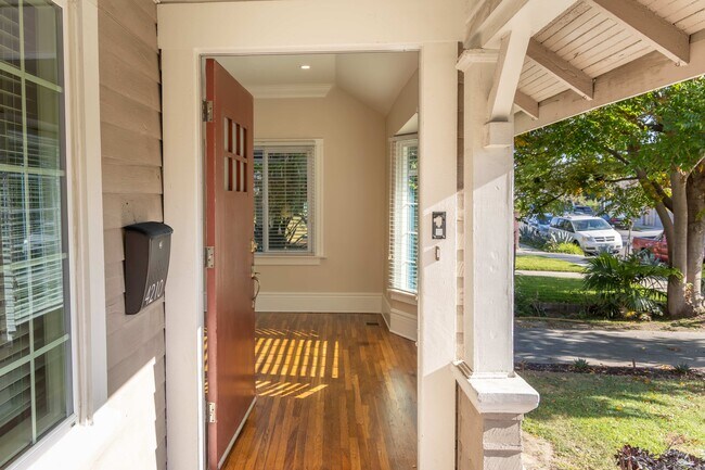 Building Photo - 4210 Halldale Ave