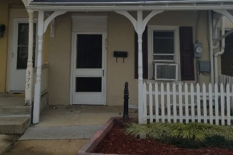 Building Photo - 373 Martin St