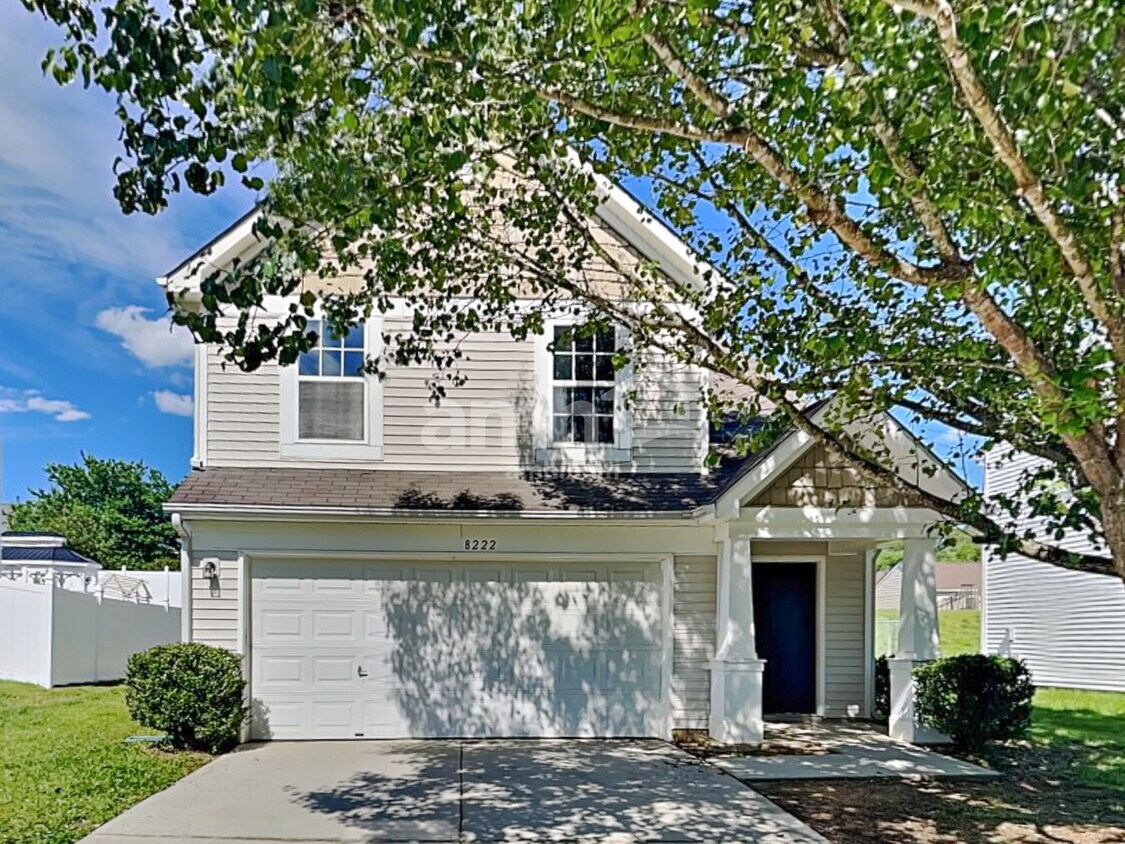 Foto principal - 8222 Holly Tree Ln