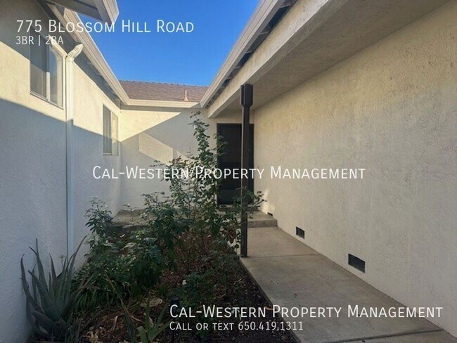 Foto del edificio - 775 Blossom Hill Rd