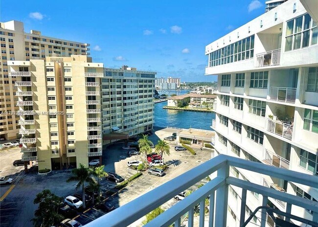 Building Photo - 1801 S Ocean Dr