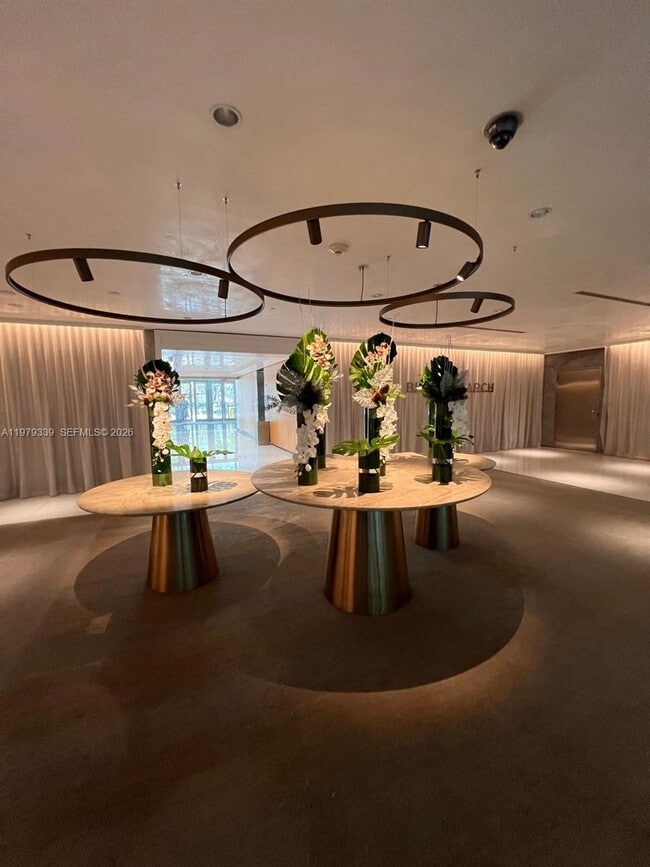 Building Photo - 1395 Brickell Ave