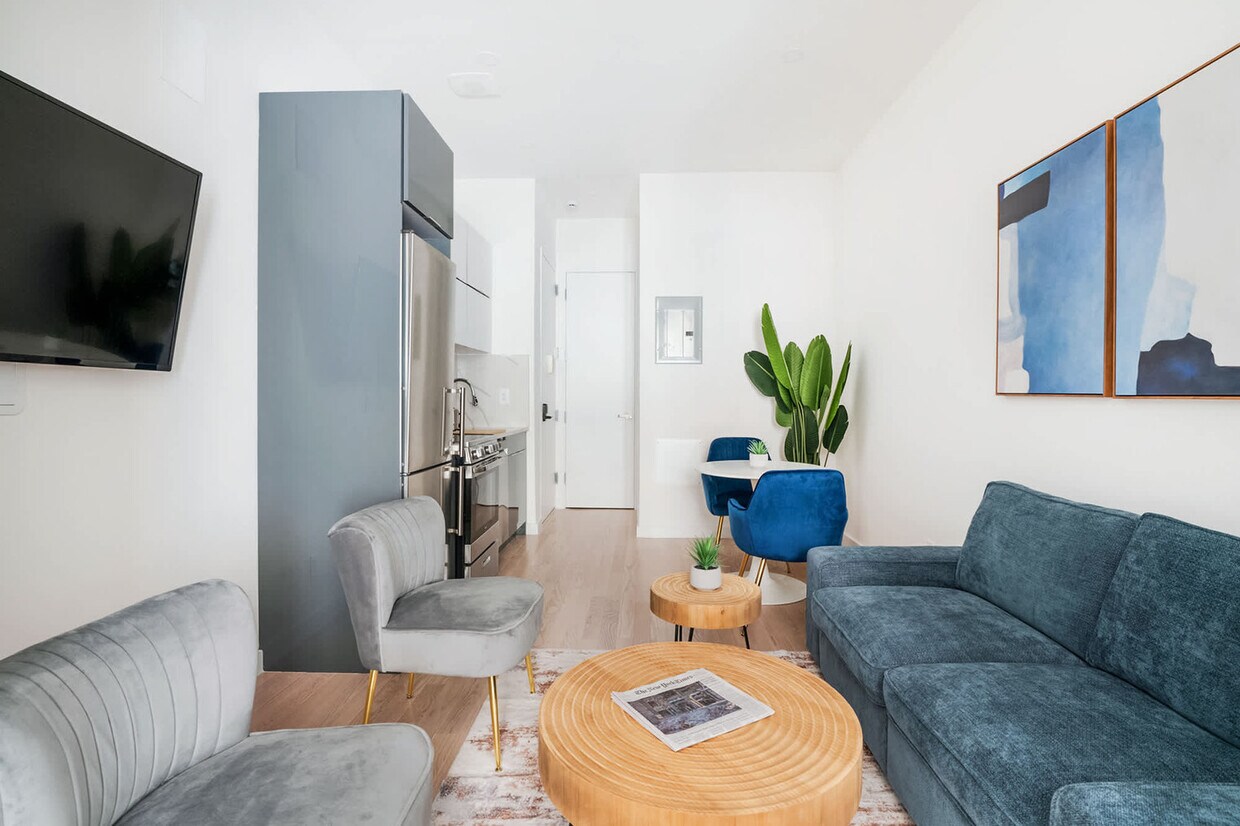 Foto principal - 319 E 14th St