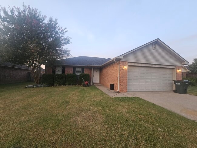 Building Photo - 4530 Graham Dr