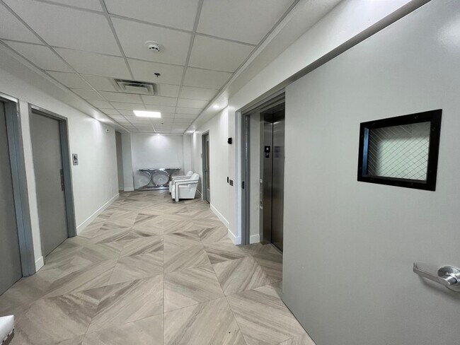 Foto del edificio - 2101 N Main St