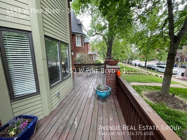 Building Photo - WOW Fabulous condo in the CWE