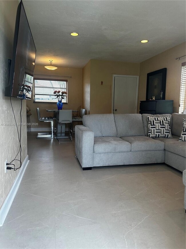 Foto del edificio - 7540 SW 37th St