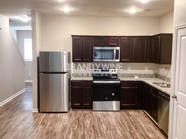 Foto del edificio - AVAILABLE NOW!! 1 month free rent!