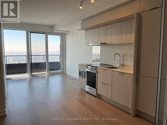 Photo du bâtiment - 448 Burnhamthorpe Rd W