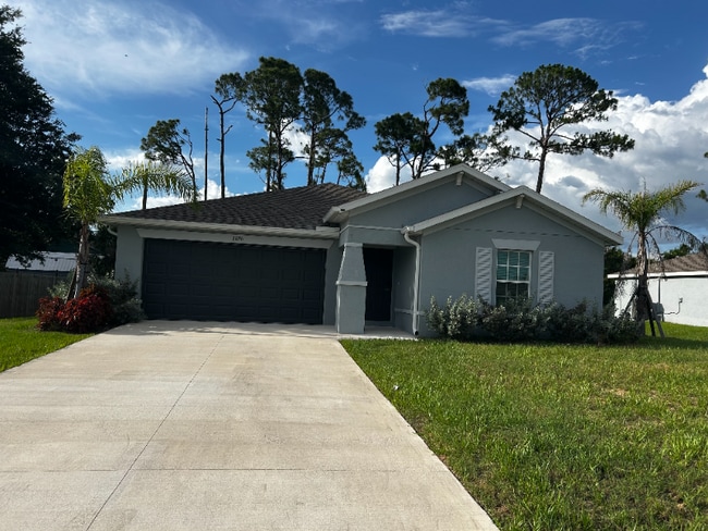 Foto del edificio - 21286 Quesada Ave