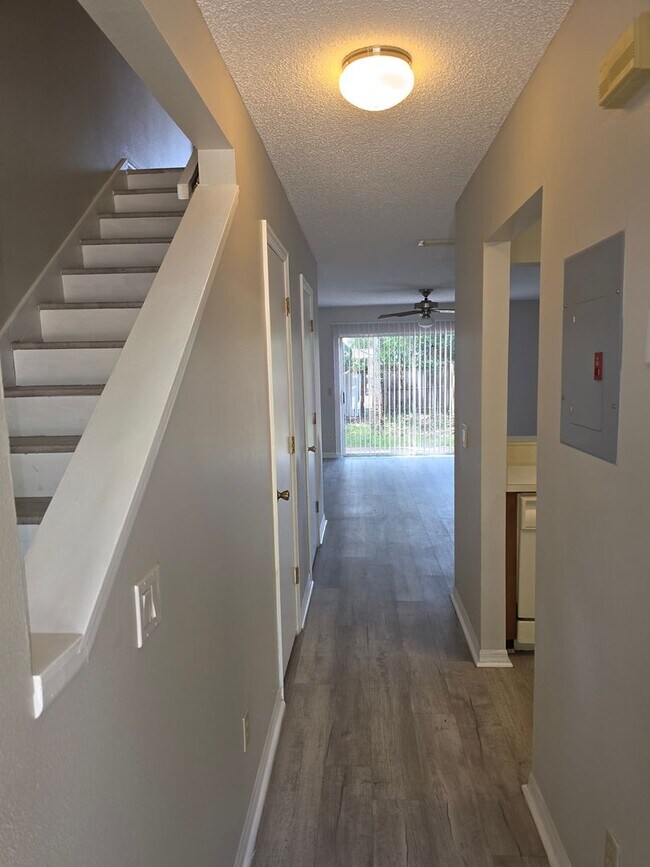 Building Photo - 3433 Joe Murell Dr
