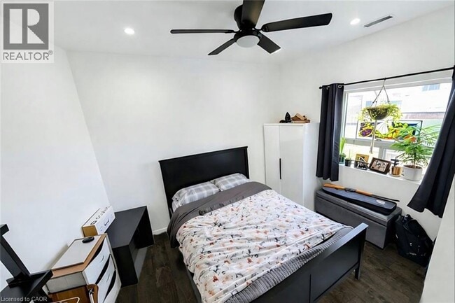 Photo du bâtiment - 400 York Blvd