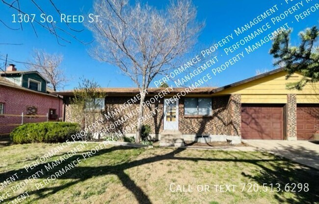 Building Photo - Updated Duplex Style in Harvey Park Area w...