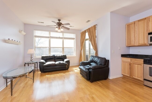 Foto del edificio - 2933 N Clybourn Ave