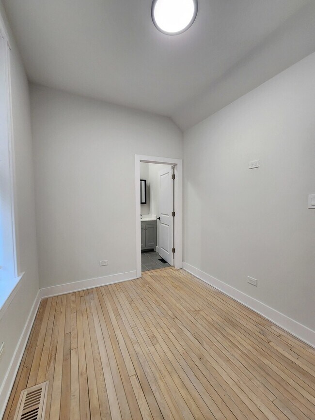 Foto del edificio - 2345 W 23rd Pl