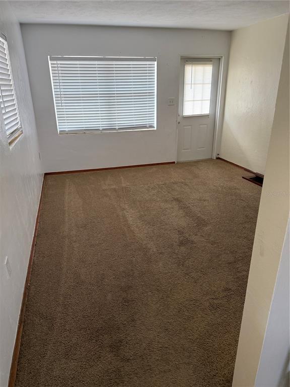 Foto del edificio - 1247 Lakeview Dr