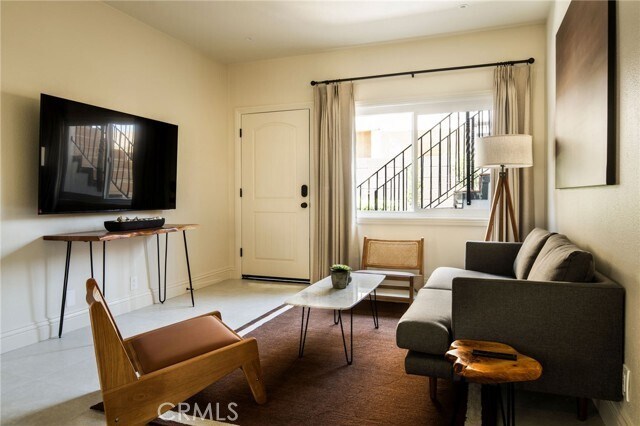 Foto principal - 13025 Roselle Ave
