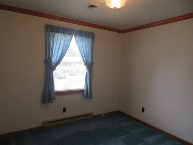 Building Photo - Colonial Heights Virginia