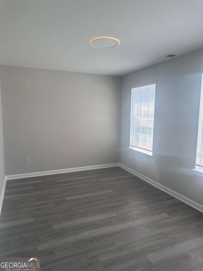Foto del edificio - 400 Stonehaven Cir