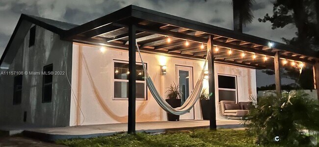 Foto del edificio - 71 NW 158th St